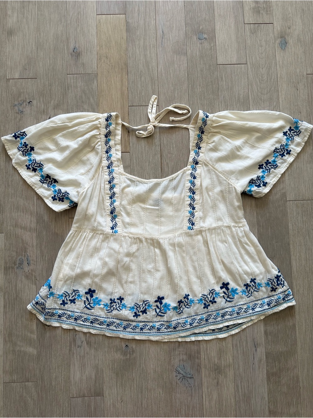 Old Navy Boho Ivory Peasant Top with Blue Floral Embroidery Size Large